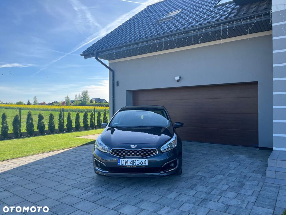 Kia Ceed - 4