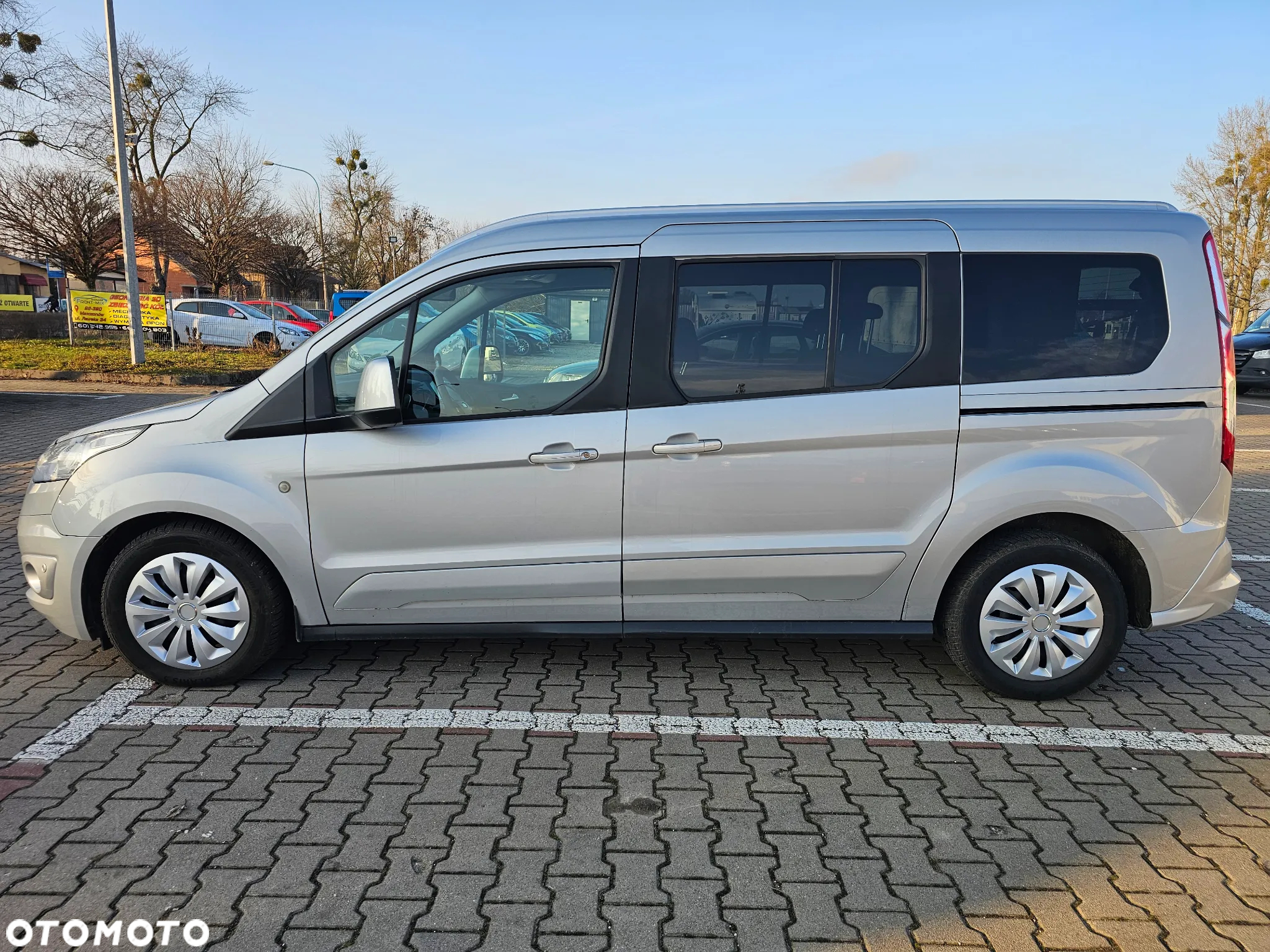 Ford Tourneo Connect Grand - 8
