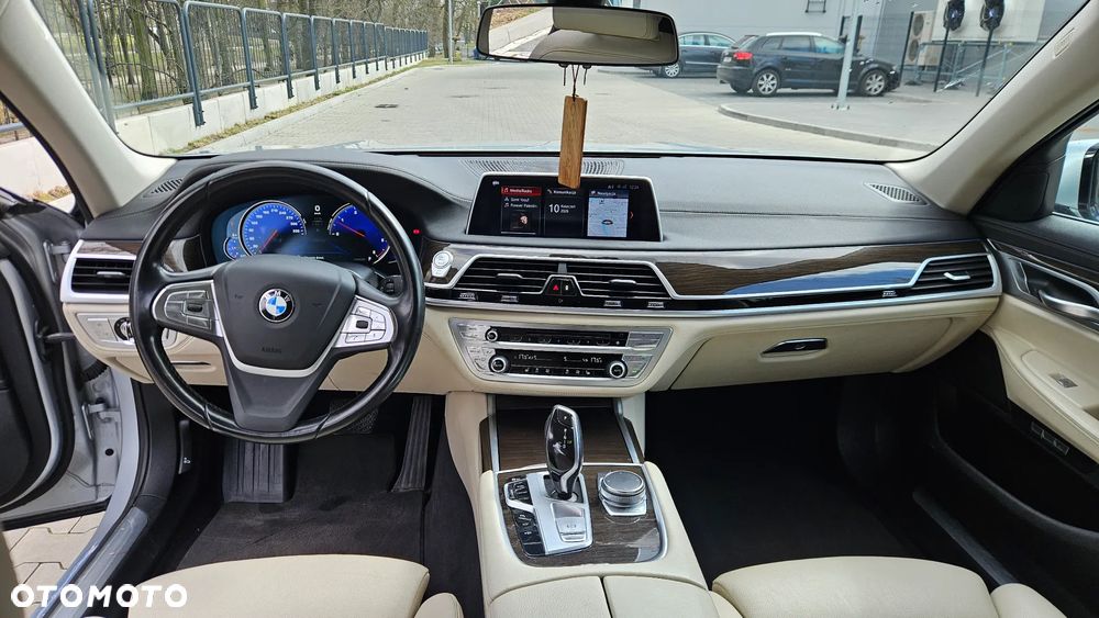 BMW Seria 7 730d - 12