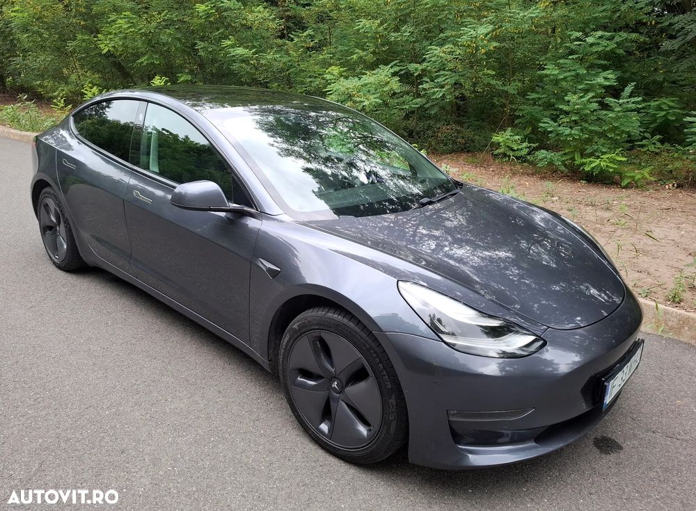 Tesla Model 3 Long Range - 1