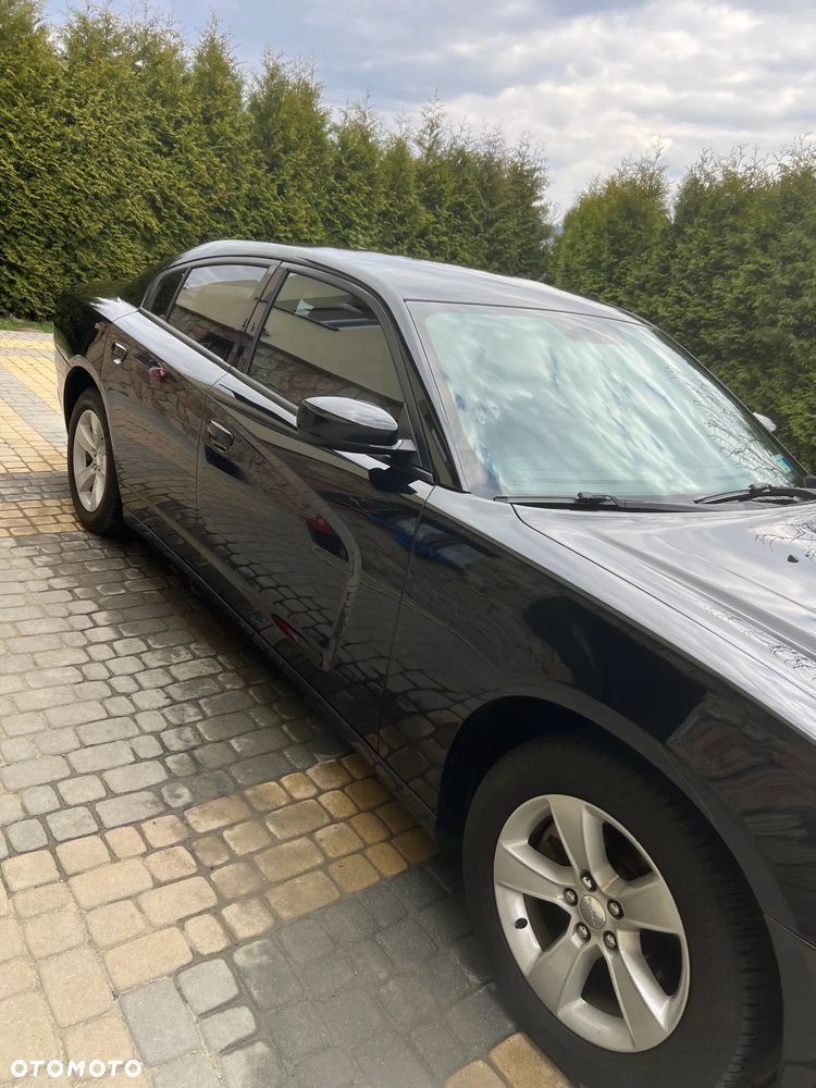 Dodge Charger 3.5 V6 Base - 2