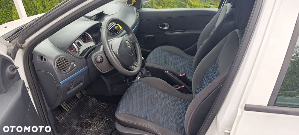 Renault Clio - 13
