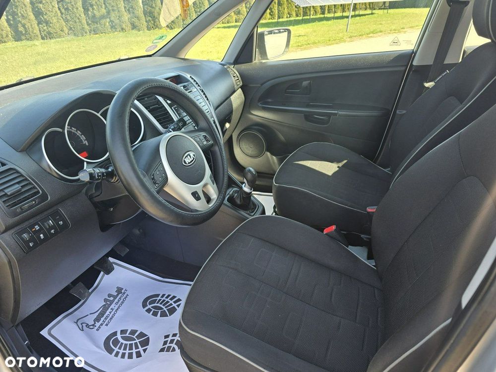 Kia Venga - 14