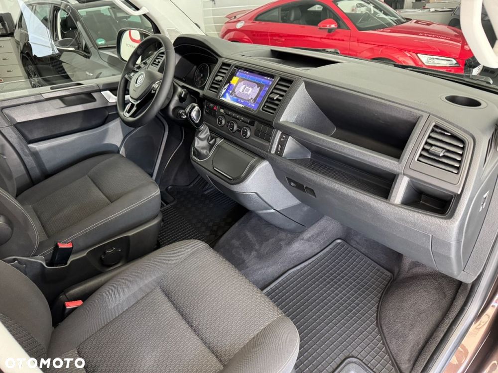 Volkswagen Multivan - 20