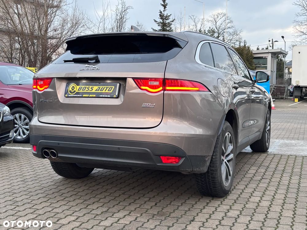Jaguar F-Pace - 9