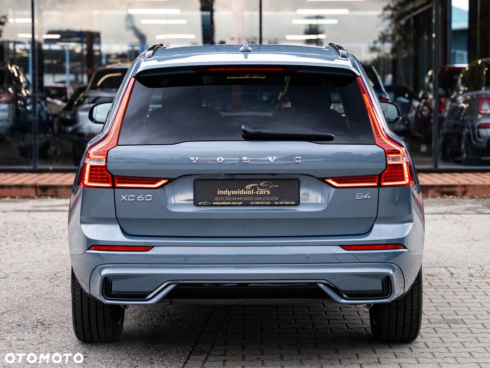 Volvo XC 60 B4 B Plus Dark - 18