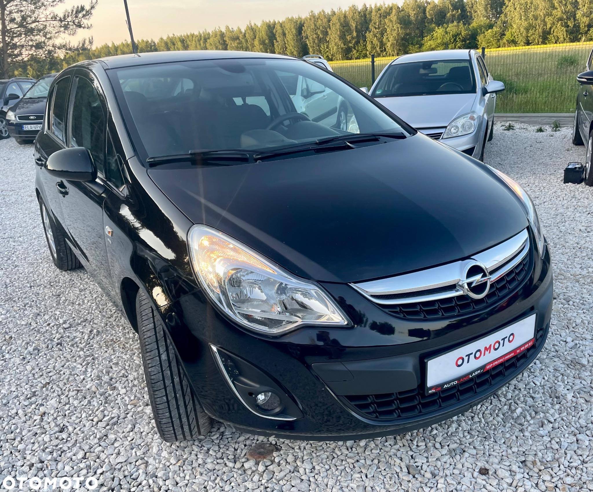 Opel Corsa 1.4 16V Innovation - 10