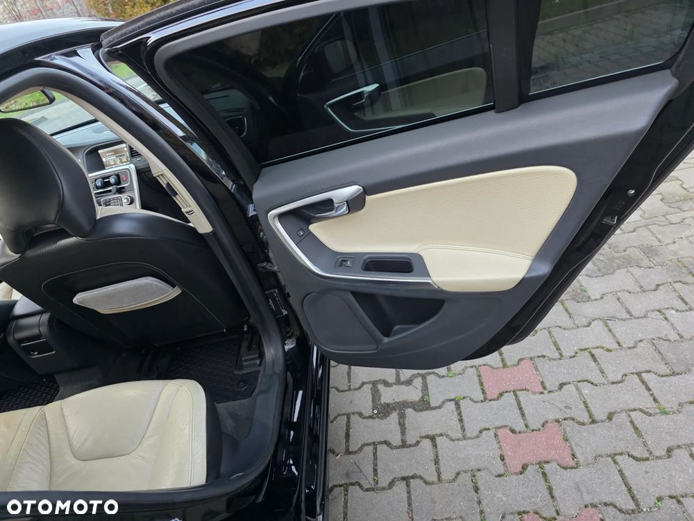 Volvo S60 T6 AWD Momentum - 17