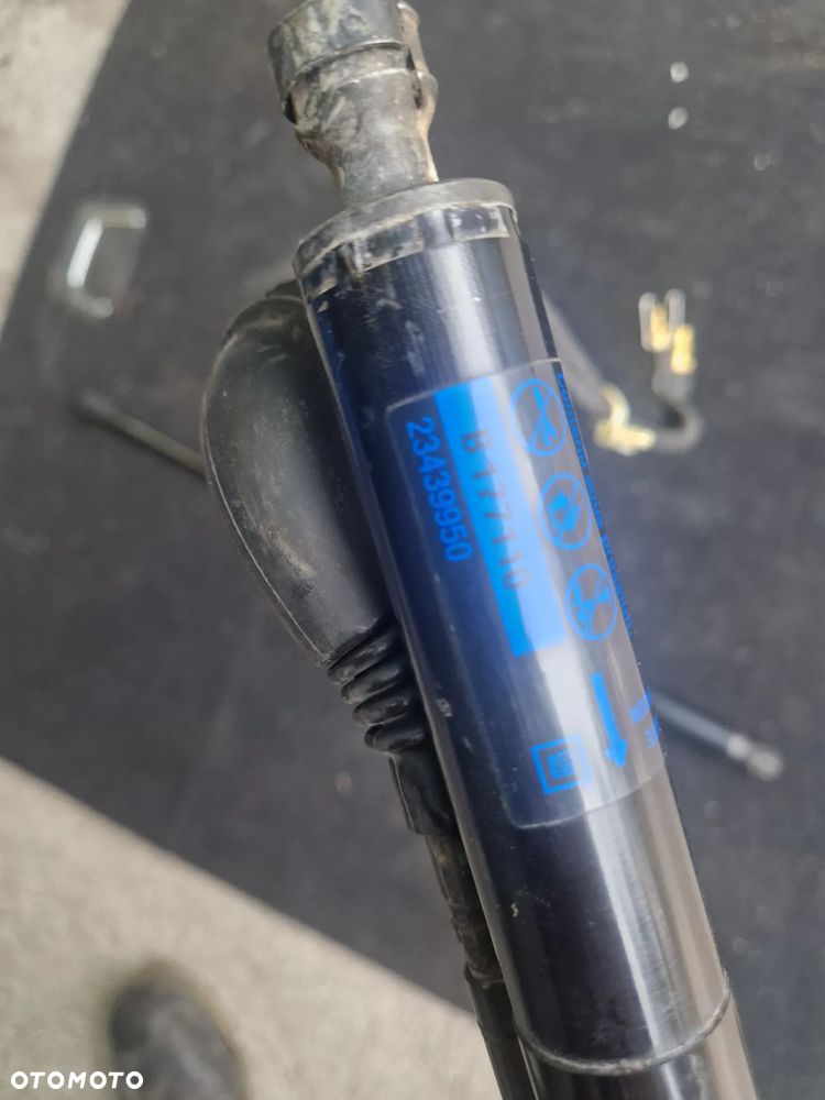 Opel Insignia A Kombi Siłownik klapy elektrycznej 23439950 - 2