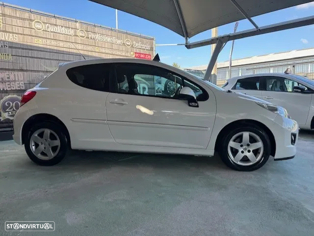 Peugeot 207 1.4 16V Trendy - 3