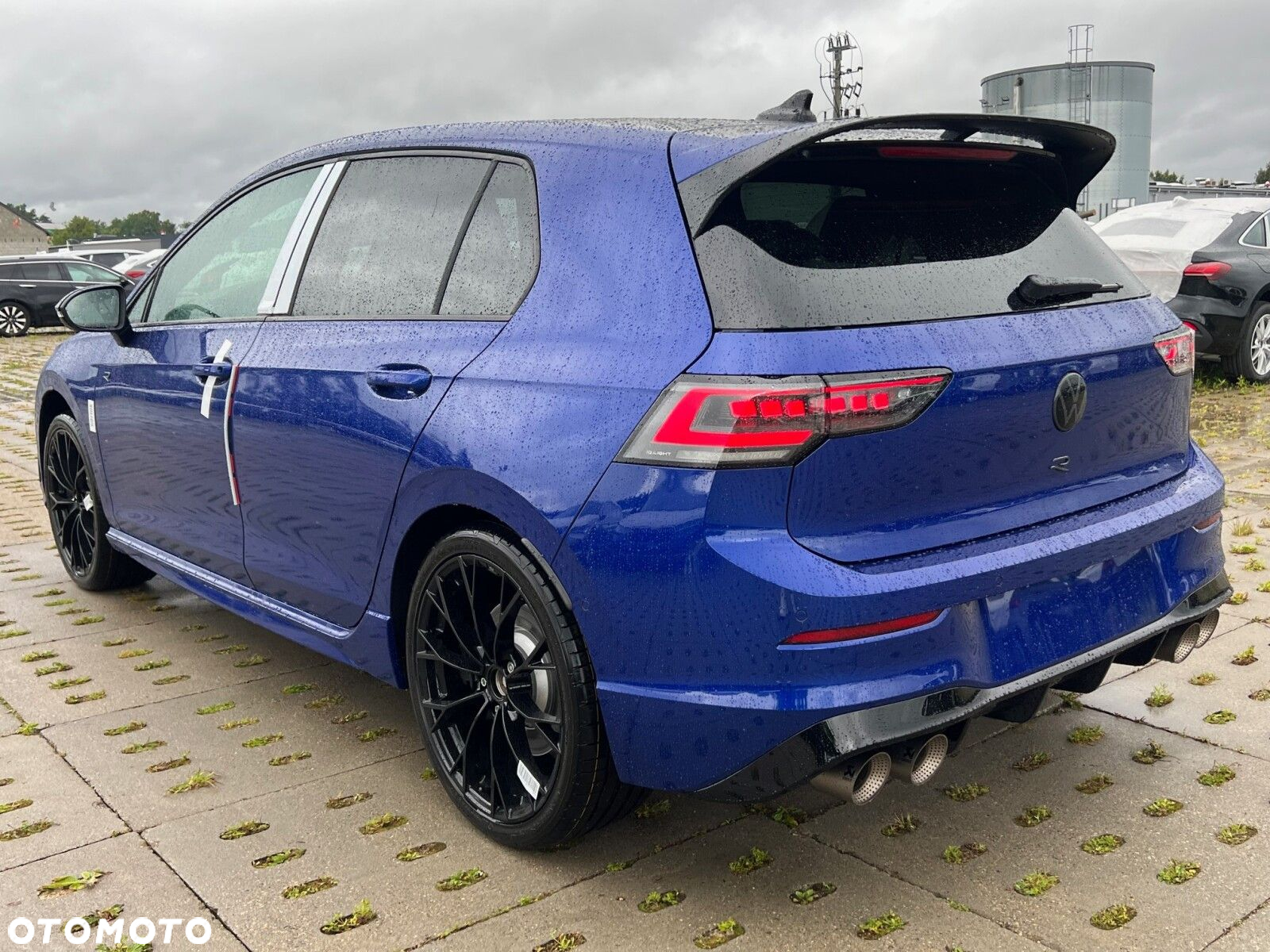 Volkswagen Golf VIII 2.0 TSI 4Motion R - 4