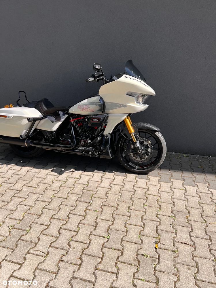 Harley-Davidson Touring Road Glide - 14