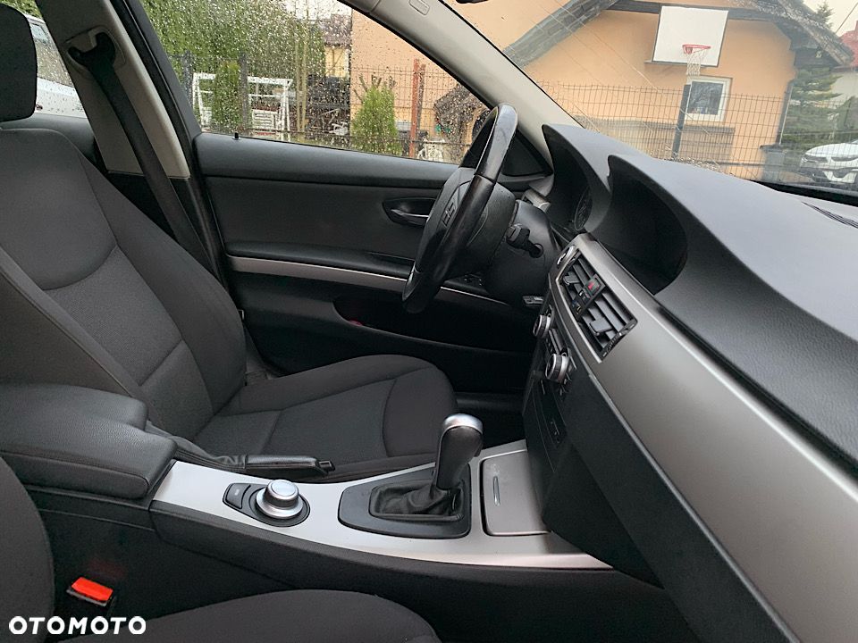 BMW Seria 3 - 35