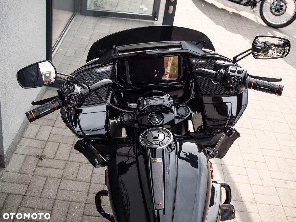 Harley-Davidson Touring Road Glide - 34