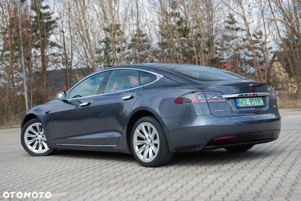 Tesla Model S Long Range Plus - 6