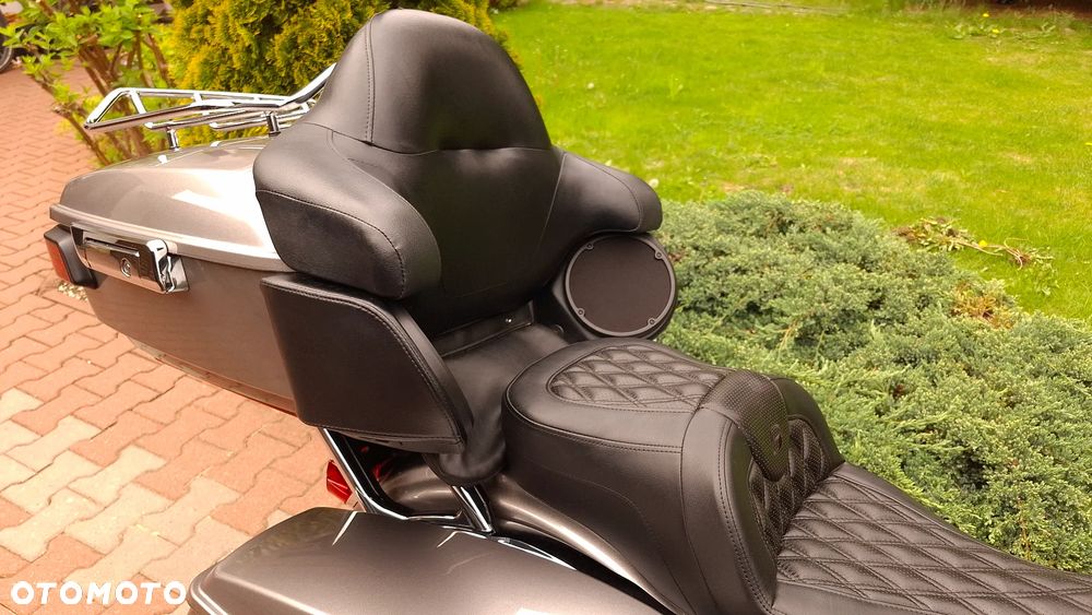 Harley-Davidson Touring Road Glide - 14