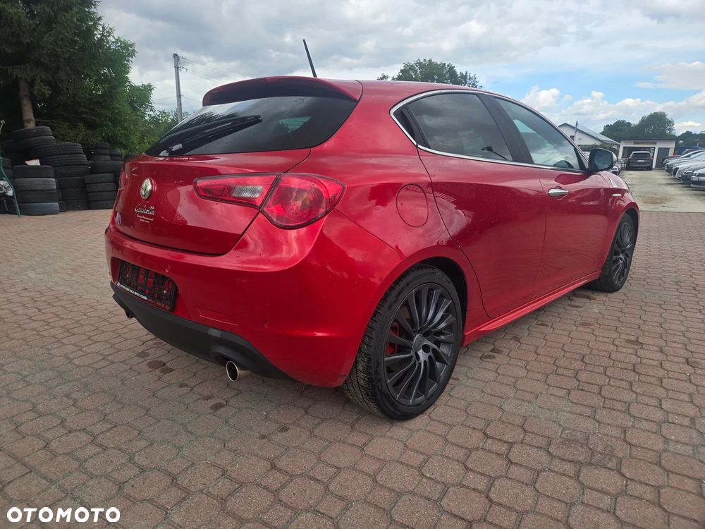 Alfa Romeo Giulietta 1.8 TBi 16V Quadrifoglio Verde - 4