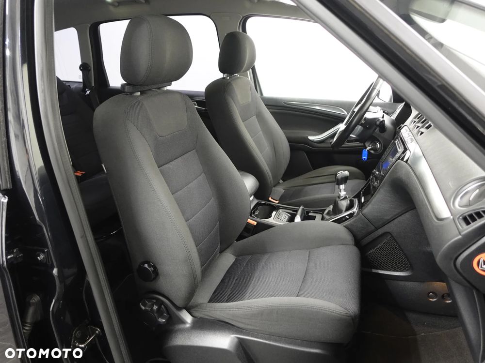 Ford S-Max - 26