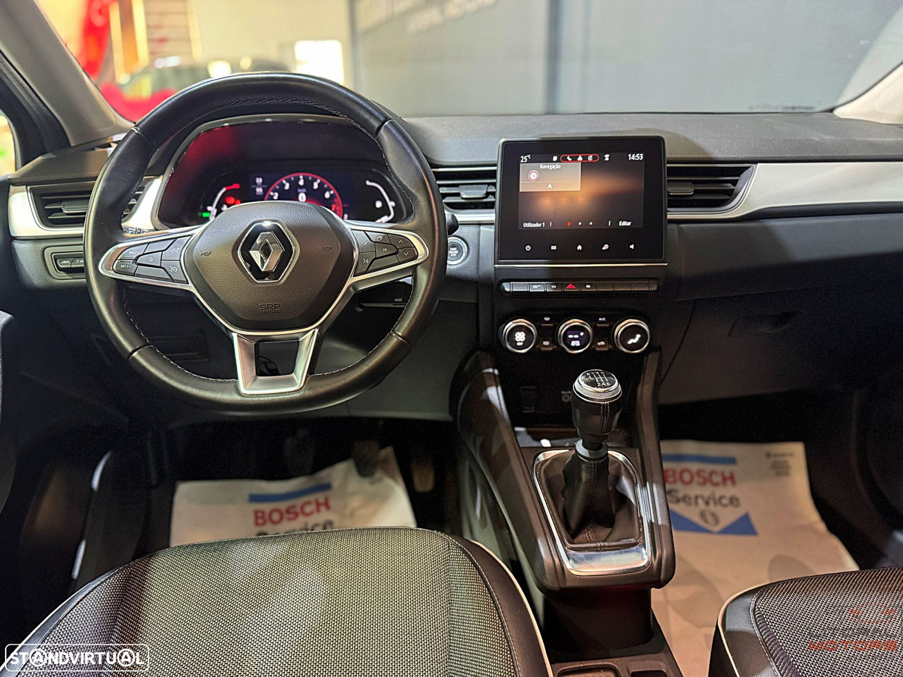 Renault Captur 1.0 TCe Exclusive - 18
