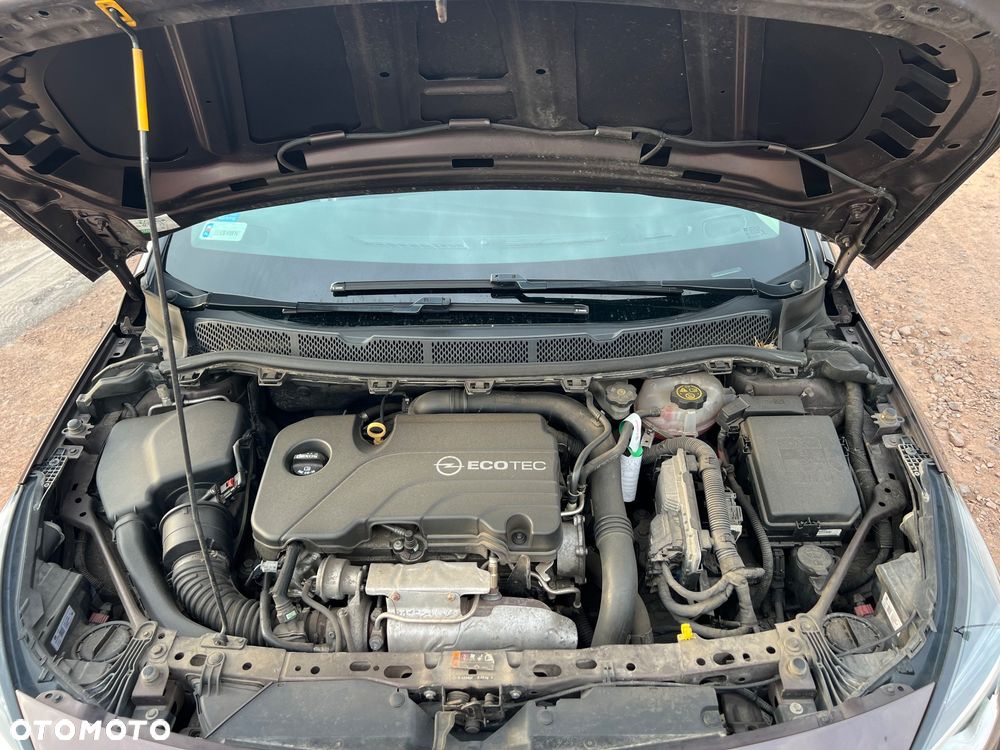 Opel Astra 1.4 T Elite - 26