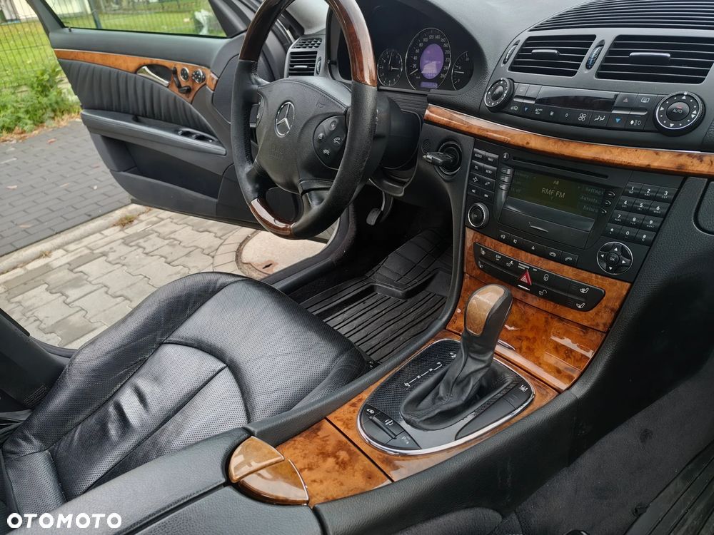 Mercedes-Benz Klasa E 320 CDI T Elegance - 31