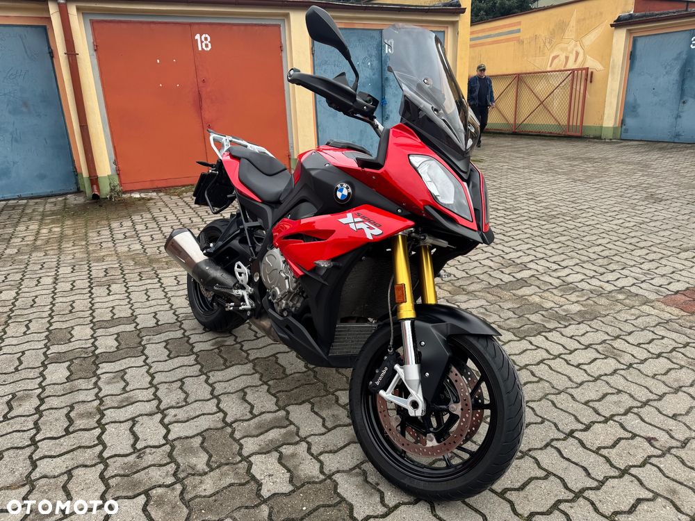 BMW XR - 17