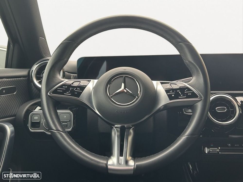 Mercedes-Benz A 180 d — fotografia 10