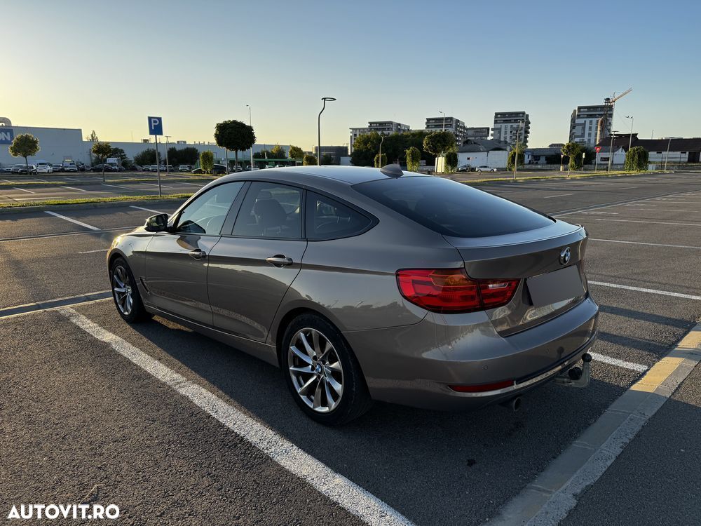BMW Seria 3 320d xDrive Sport Line - 2