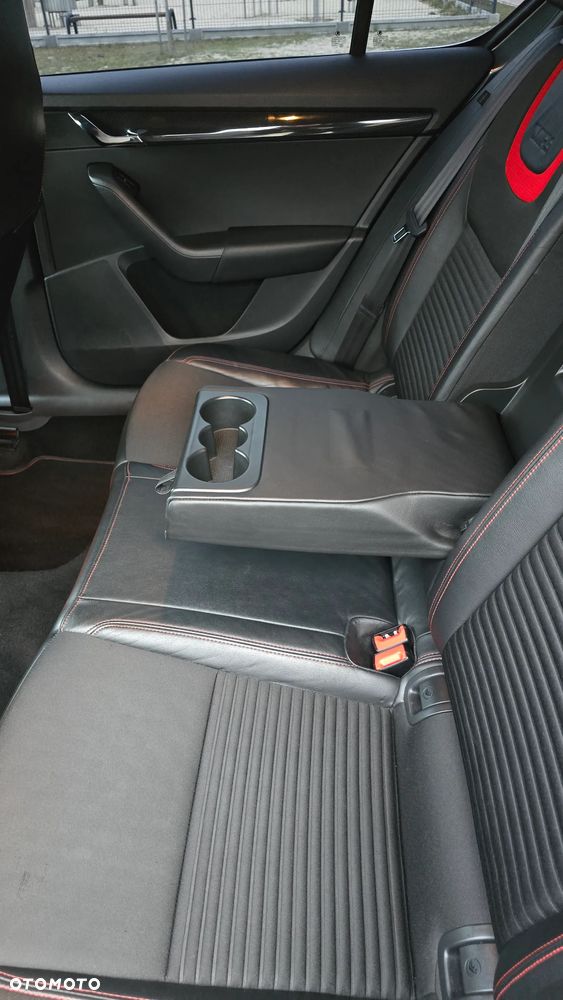 Skoda Octavia 2.0 TSI RS - 14