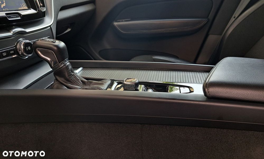 Volvo XC 60 - 25