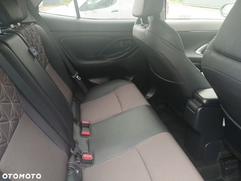Toyota Yaris Cross Hybrid 1.5 Executive AWD - 11