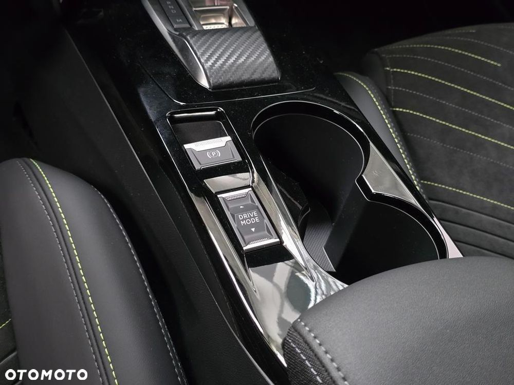 Peugeot 2008 PureTech mHEV GT E-DCS6 - 16