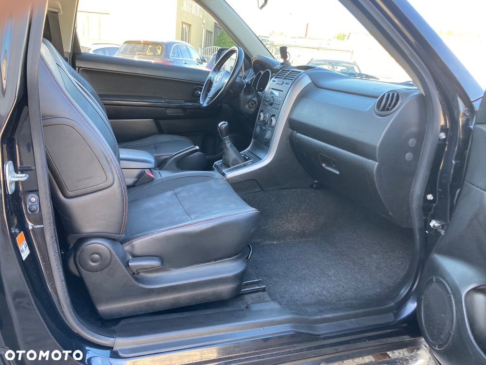 Suzuki Grand Vitara 1.6 Black&White - 11