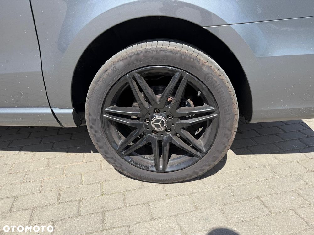 Mercedes-Benz Klasa V 300 d 4-Matic 9G-Tronic - 4