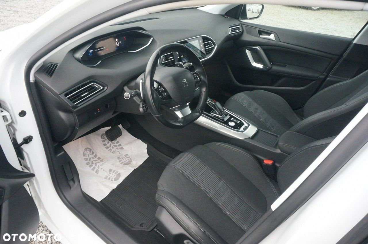 Peugeot 308 1.5 BlueHDi Allure Pack S&S EAT8 - 20
