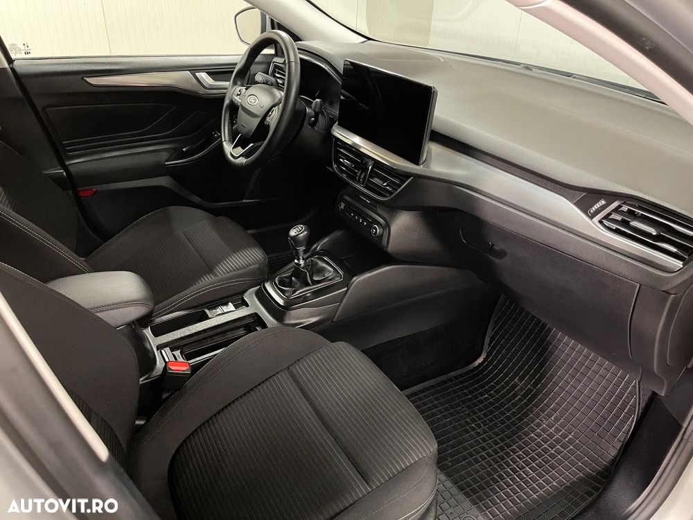 Ford Focus 1.0 EcoBoost Titanium - 11