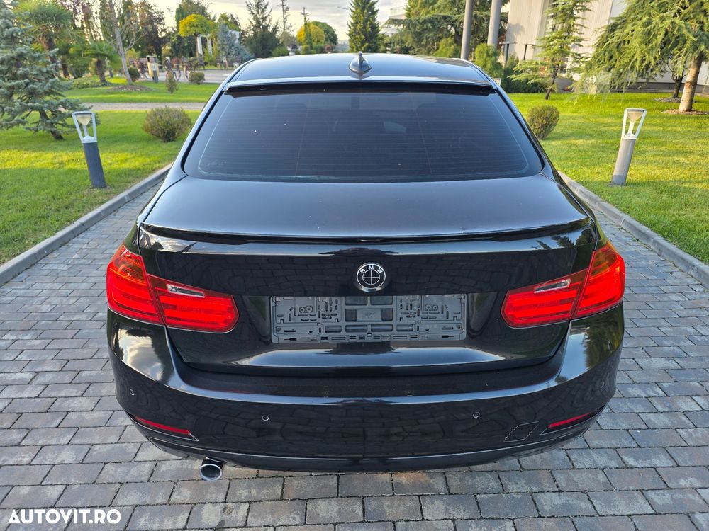 BMW Seria 3 320d Aut. Sport Line - 7