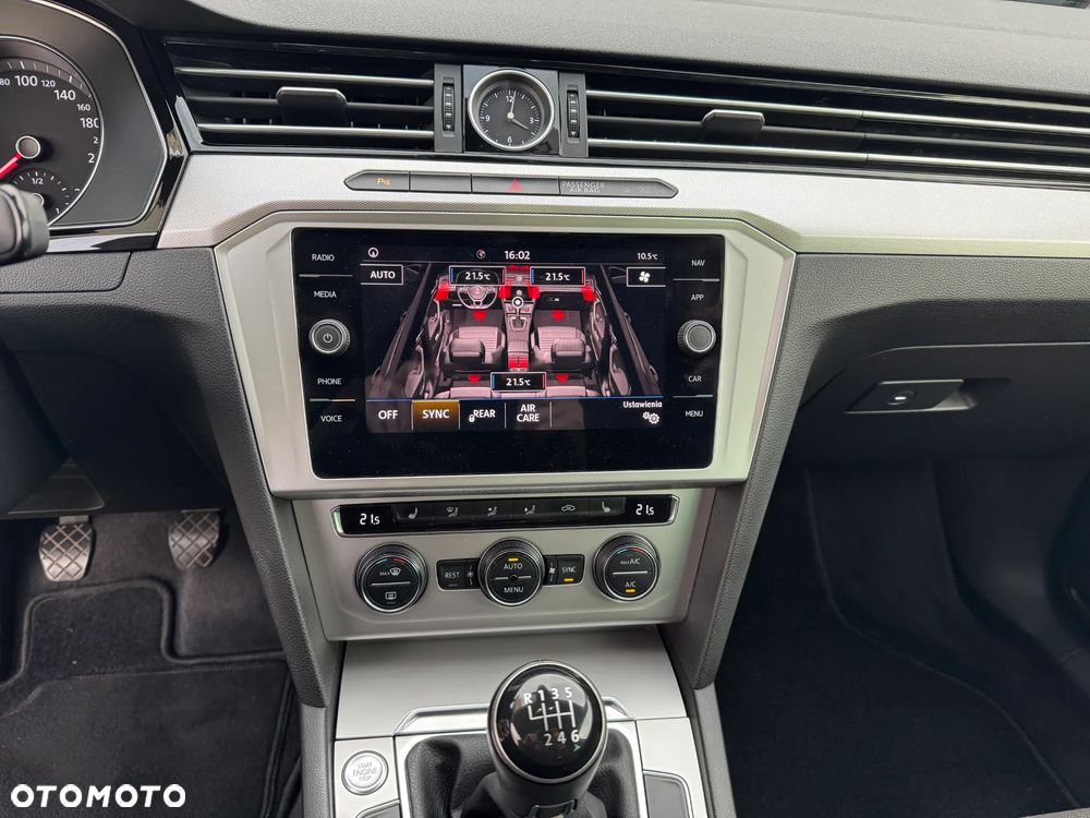Volkswagen Passat 1.8 TSI BMT Comfortline - 12