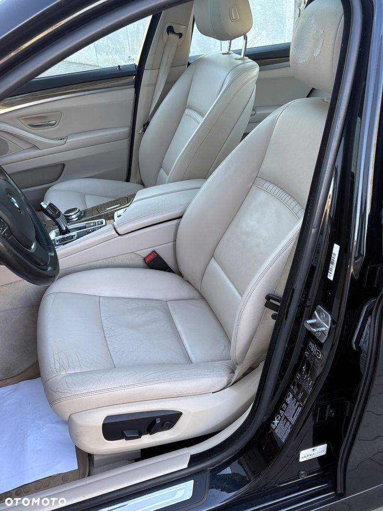 BMW Seria 5 520d xDrive Modern Line - 11