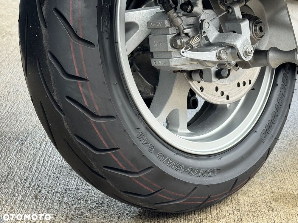 Suzuki Burgman - 12