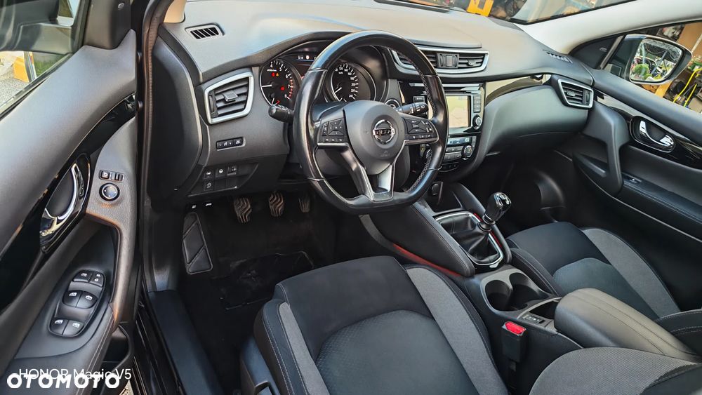 Nissan Qashqai 1.3 DIG-T Tekna - 25