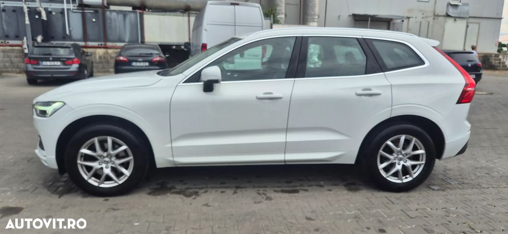 Volvo XC 60 B4 MHEV AWD Momentum - 4