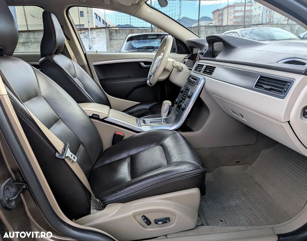 Volvo XC 70 D4 AWD Geartronic Summum - 18