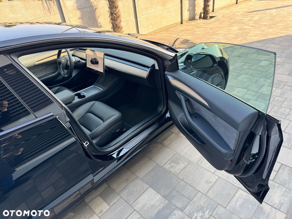 Tesla Model 3 - 10