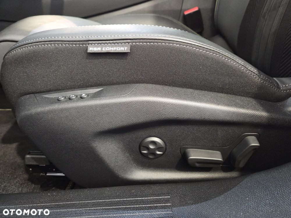 Peugeot 408 1.6 Plug-In Hybrid 180 GT EAT8 - 31