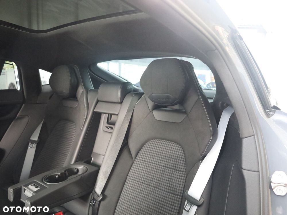 Porsche Panamera - 23