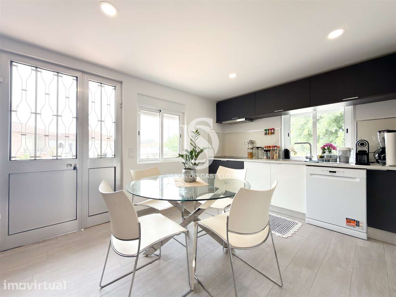 Andar Moradia T2+1 em Barroselas, totalmente remodelado - Grande imagem: 2/23