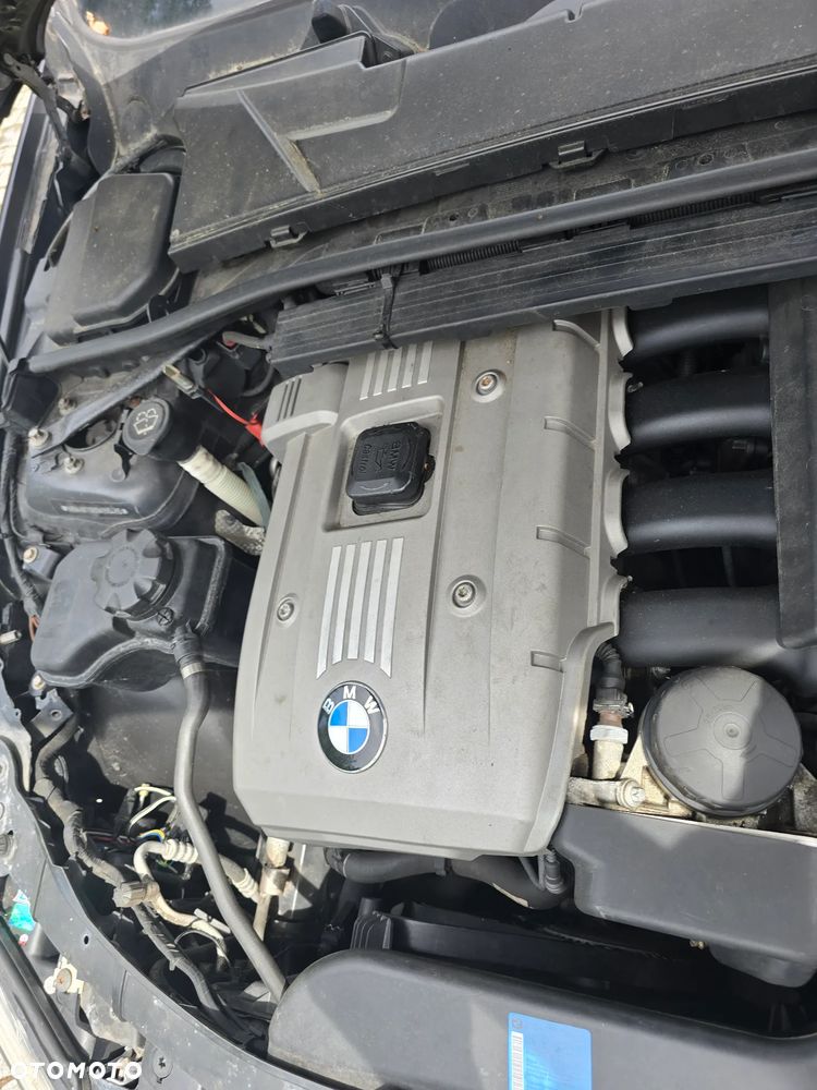 BMW Seria 3 325i - 24