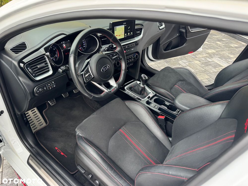 Kia ProCeed 1.6 T-GDI OPF GT - 32