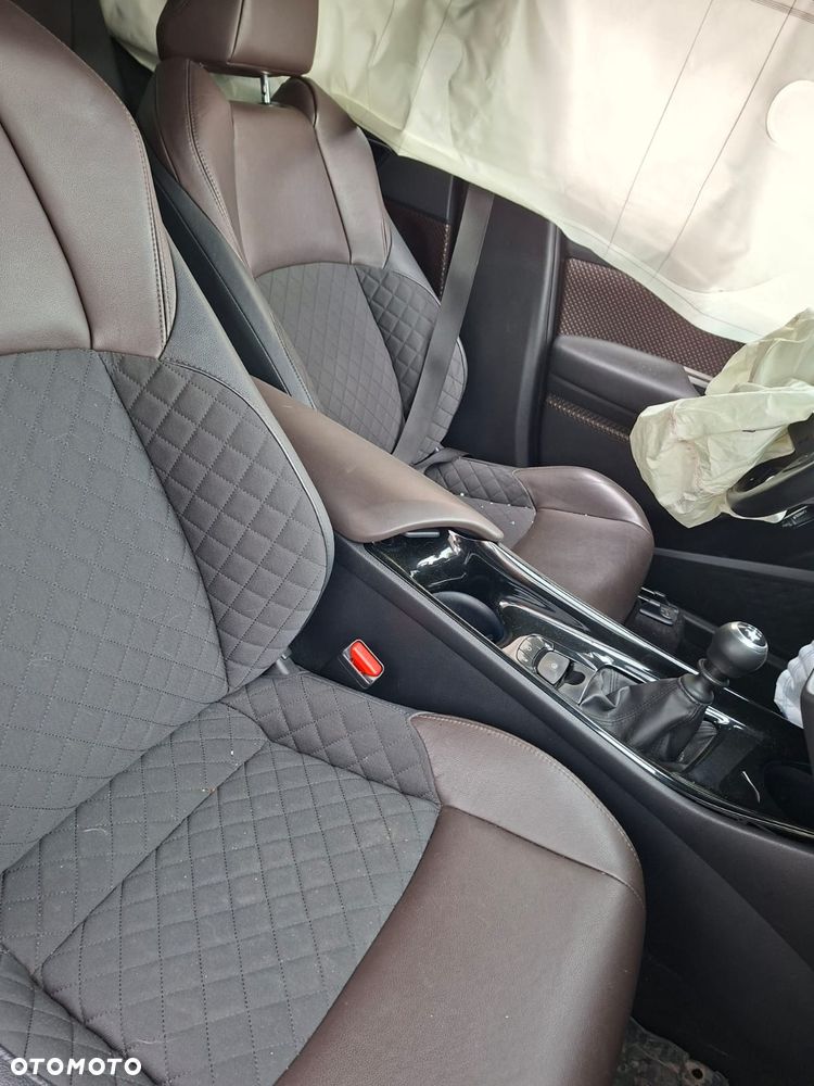 Toyota C-Hr 2017 photo 4